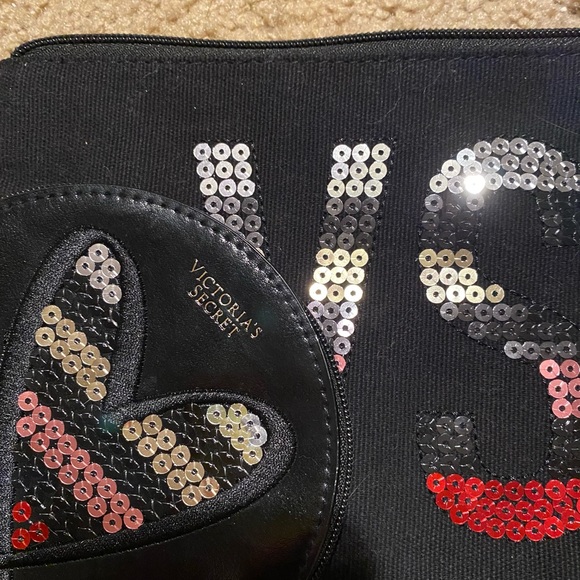 Pair of VS Small Makeup/accessories Bags - Picture 5 of 5